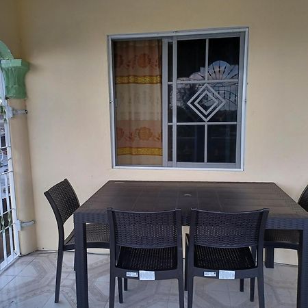 1 Bdrm1 1 Bath Apartment Old Harbour ภายนอก รูปภาพ